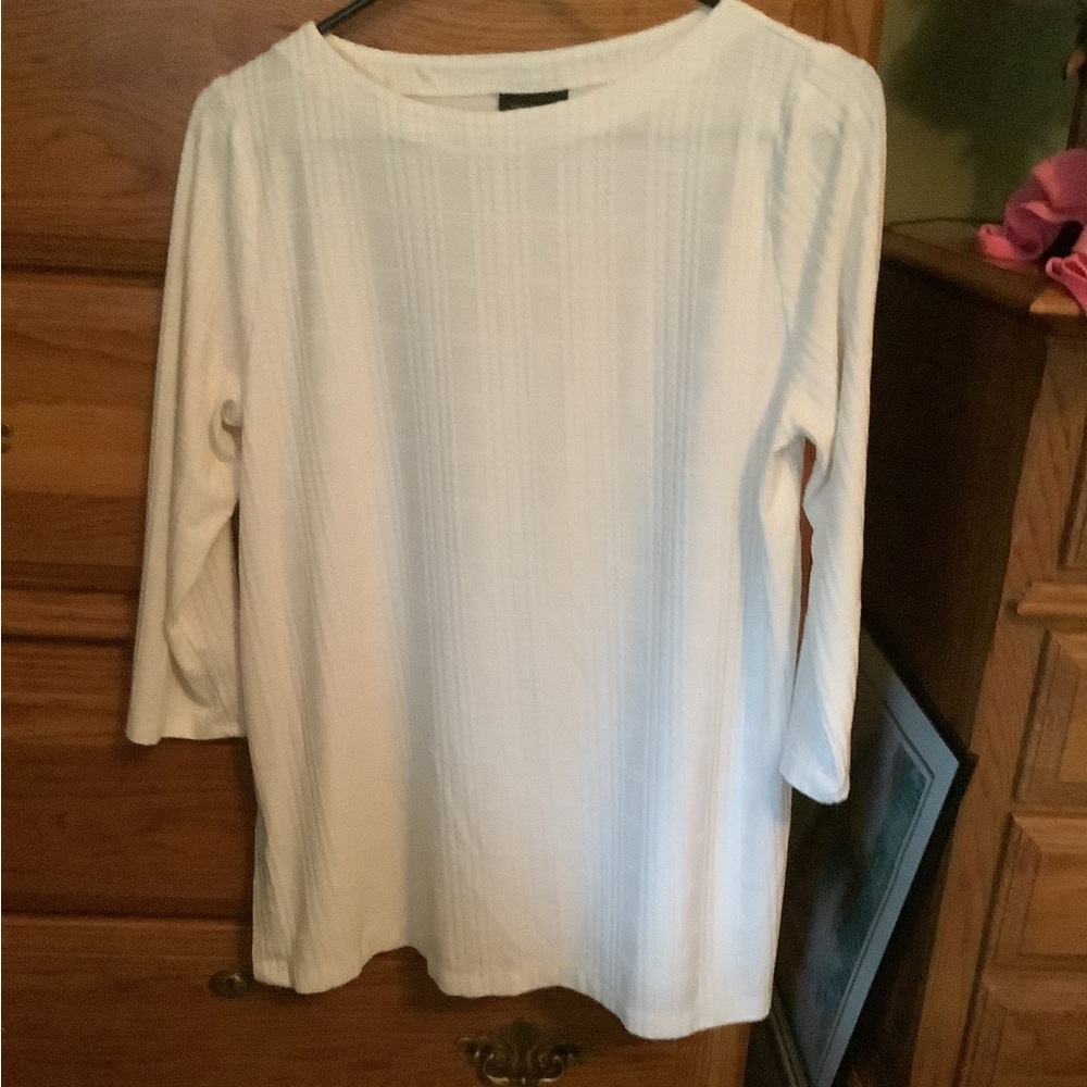 3/4 length top white.